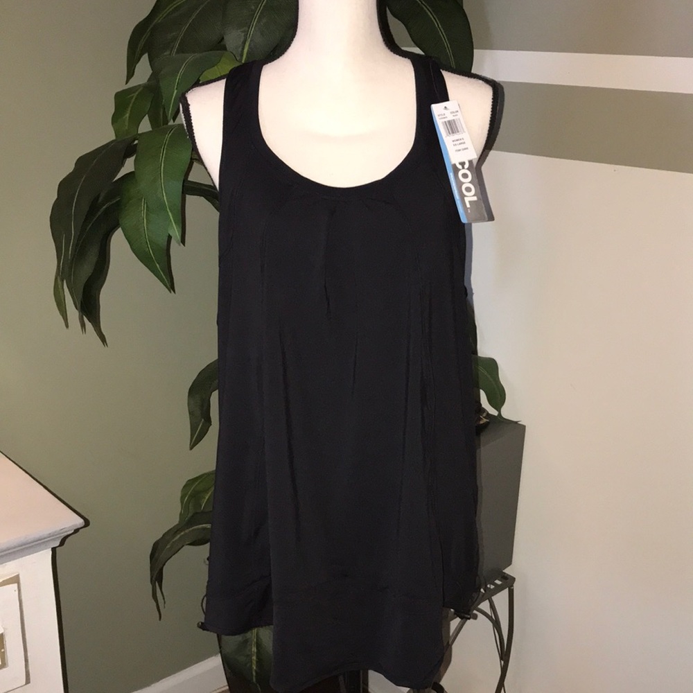 32 Degrees Cool, woman’s workout/causal top.  Size XXL, waterproof